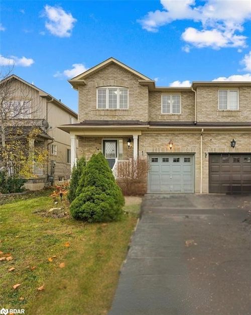 27 Admiral Cres, Angus, ON, L3W1B4 | Card Image