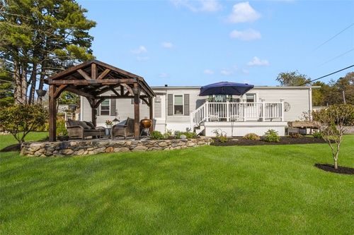 33 Foxtrot Dr, Charlestown, RI, 02813-3309 | Card Image