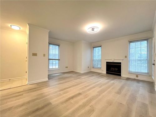 125 Granville Ct, Atlanta, GA, 30328-3432 | Card Image