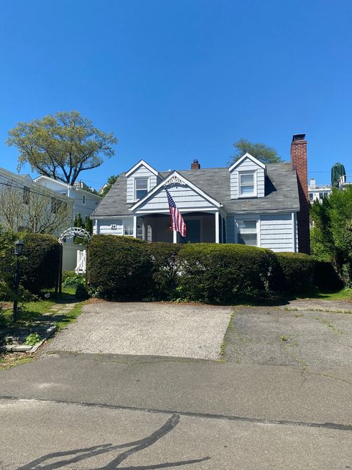 24 Sherwood Dr, Westport, CT, 06880-6624 | Card Image
