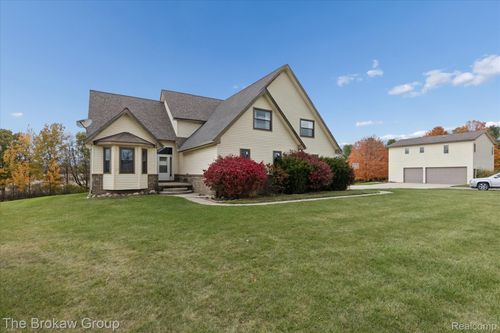 9028 Gale Rd, Goodrich, MI, 48438-9433 | Card Image