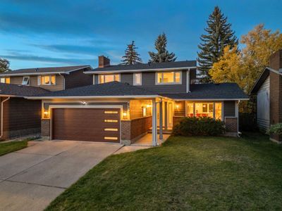 111 Lake Bonavista Dr Se, House other with 4 bedrooms, 3 bathrooms and 4 parking in Calgary AB | Image 1