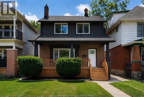 859 Moy Ave, Windsor, ON, N9A2N7 | Card Image