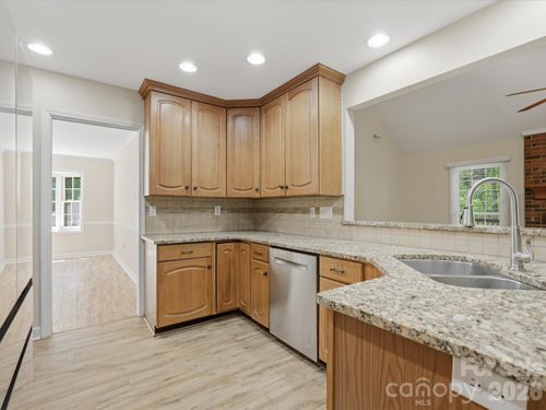 9437 Fairmead Dr, Charlotte, NC, 28269-9790 | Card Image