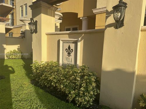 302-322 Madeira Ave, Coral Gables, FL, 33134-4228 | Card Image