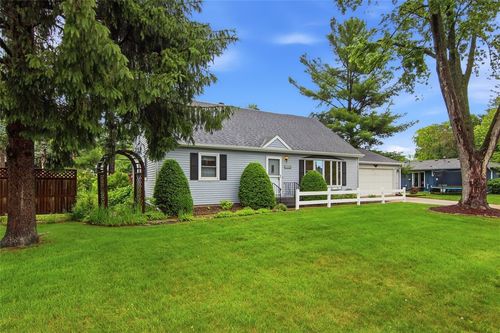 1008 W Cedar St, Chippewa Falls, WI, 54729-1642 | Card Image