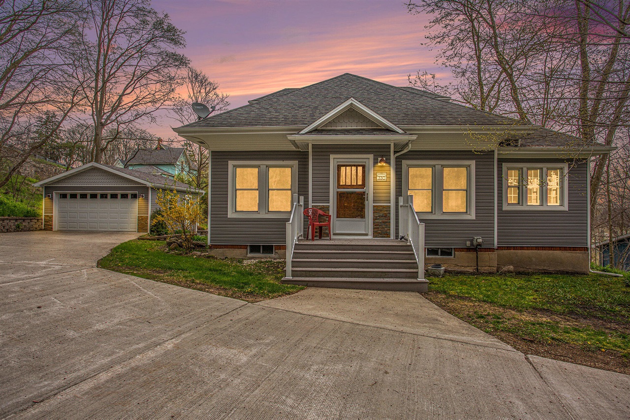 Davis Ct, Ionia, MI 48846