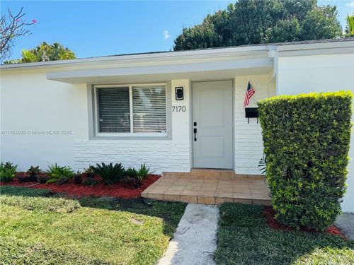 7170 Sw 5th St, Miami, FL, 33144-2709 | Card Image