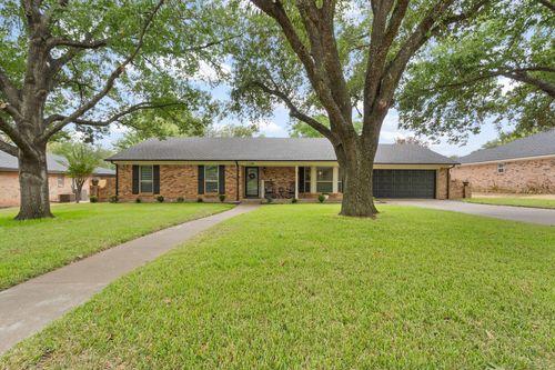 1124 Green River Trl, Cleburne, TX, 76033-6115 | Card Image