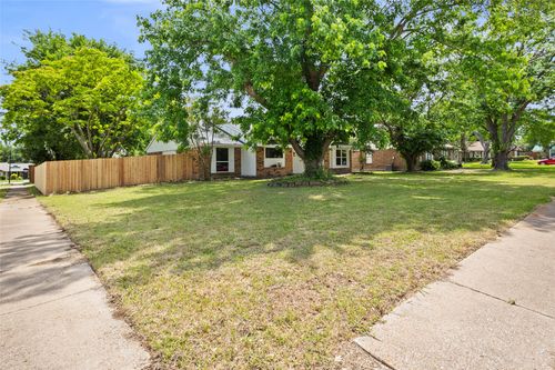 1518 Reisen Dr, Garland, TX, 75040-4343 | Card Image