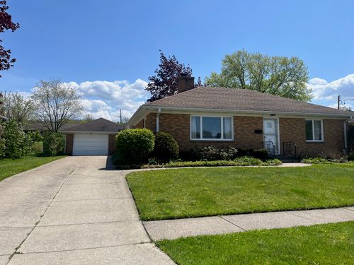 837 E 42nd St, Erie, PA, 16504-3105 | Card Image