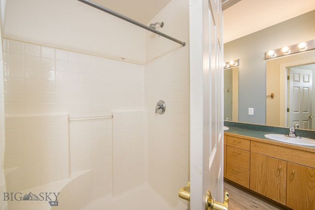 2nd ensuite bath | Image 20