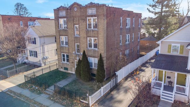 45-47 School St, Home with 12 bedrooms, 6 bathrooms and 6 parking in Hartford CT | Image 26