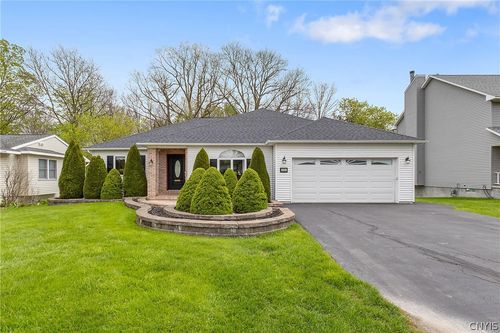 504 Blueberry Ln, Syracuse, NY, 13219-2154 | Card Image