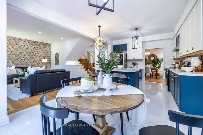 1533 Clearbrook Dr, House other with 5 bedrooms, 4 bathrooms and 2 parking in Oshawa ON | Image 13