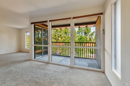 94 Forest Ln, San Rafael, CA, 94903-3246 | Card Image