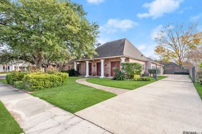 8611 Rainwood Ave, House other with 4 bedrooms, 3 bathrooms and null parking in Baton Rouge LA | Image 1