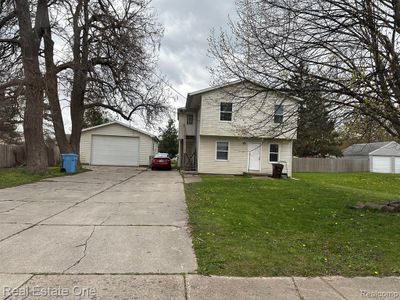 2223 W Jolly Road, Home with 0 bedrooms, 2 bathrooms and null parking in Lansing MI | Image 3