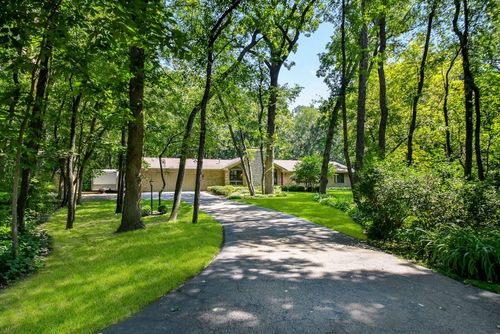 6N297 Miller Ln, St. Charles, IL, 60175-6151 | Card Image