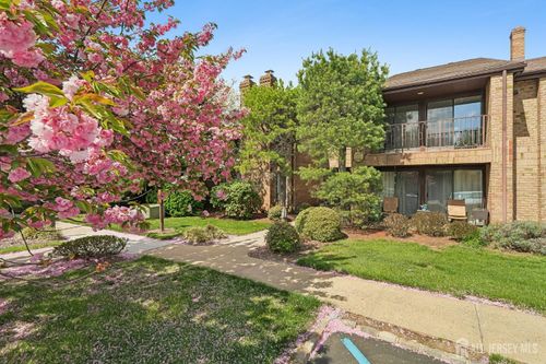 254 Willowbrook Dr, North Brunswick, NJ, 08902-1238 | Card Image