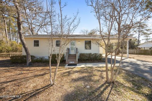 130 Nw 25th St, Oak Island, NC, 28465-7513 | Card Image