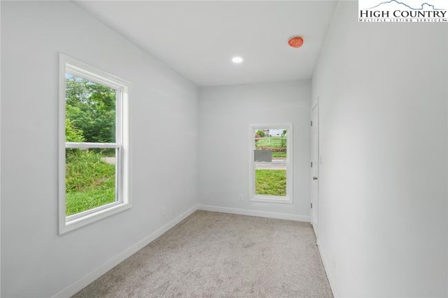 308 Hickory St, House other with 3 bedrooms, 3 bathrooms and null parking in Granite Falls NC | Image 15