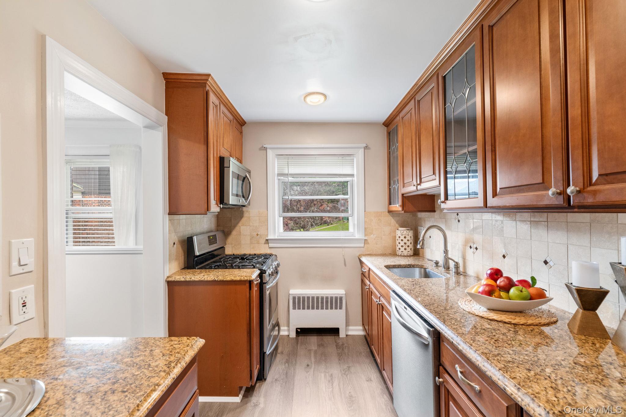 Residential in Greenburgh 4