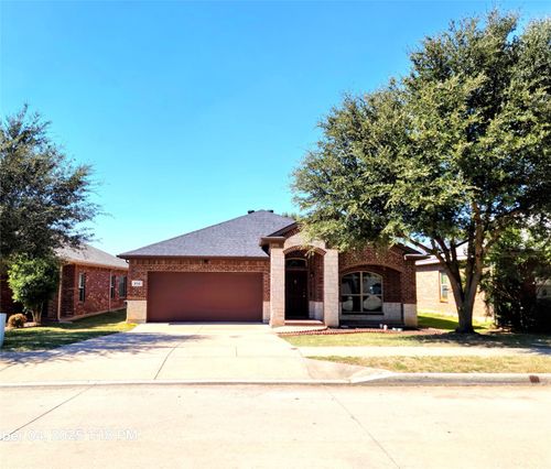 912 Iona Dr, Fort Worth, TX, 76120-1386 | Card Image