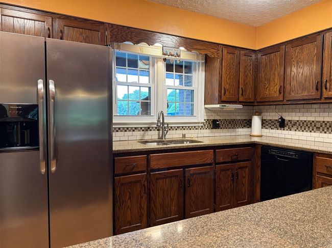 363 W G Talley Rd, House other with 3 bedrooms, 2 bathrooms and null parking in Alvaton KY | Image 9