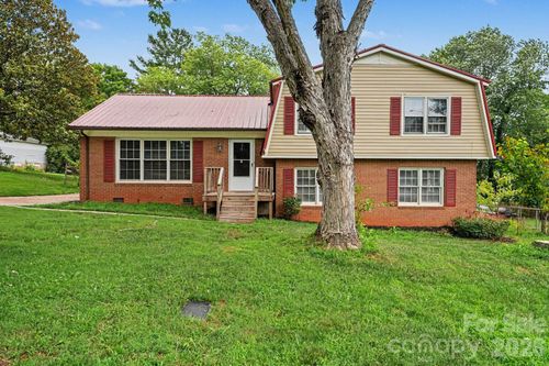 630 Colonial Dr, Statesville, NC, 28625-4406 | Card Image