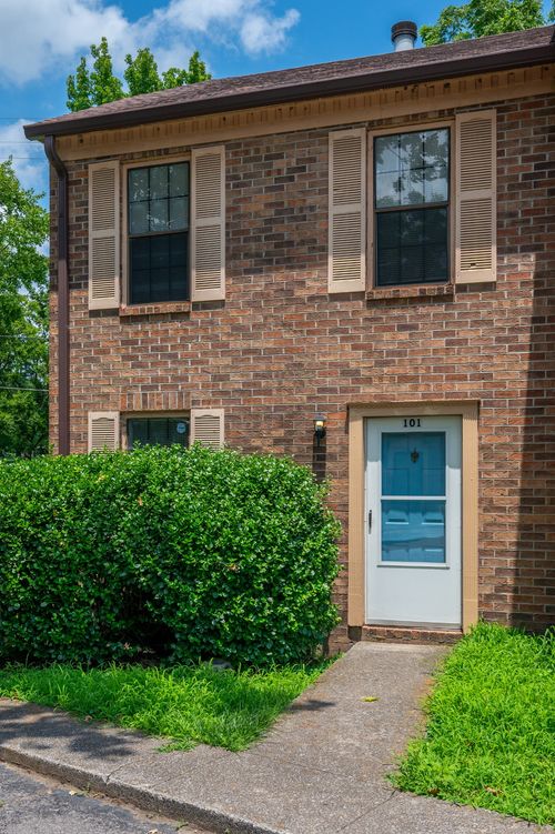 101 Coventry Woods Dr, Madison, TN, 37115-3811 | Card Image