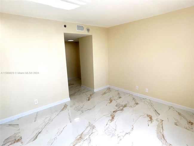 619 - 290 174th St, Condo with 3 bedrooms, 3 bathrooms and null parking in Sunny Isles Beach FL | Image 23