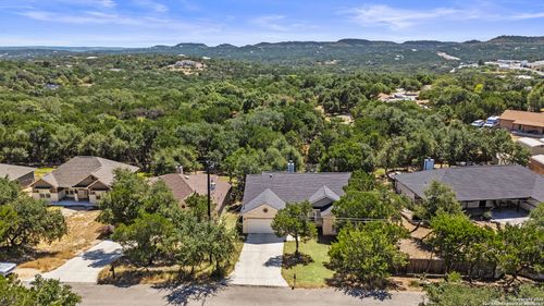 466 Eastview Dr, Canyon Lake, TX, 78133-6469 | Card Image