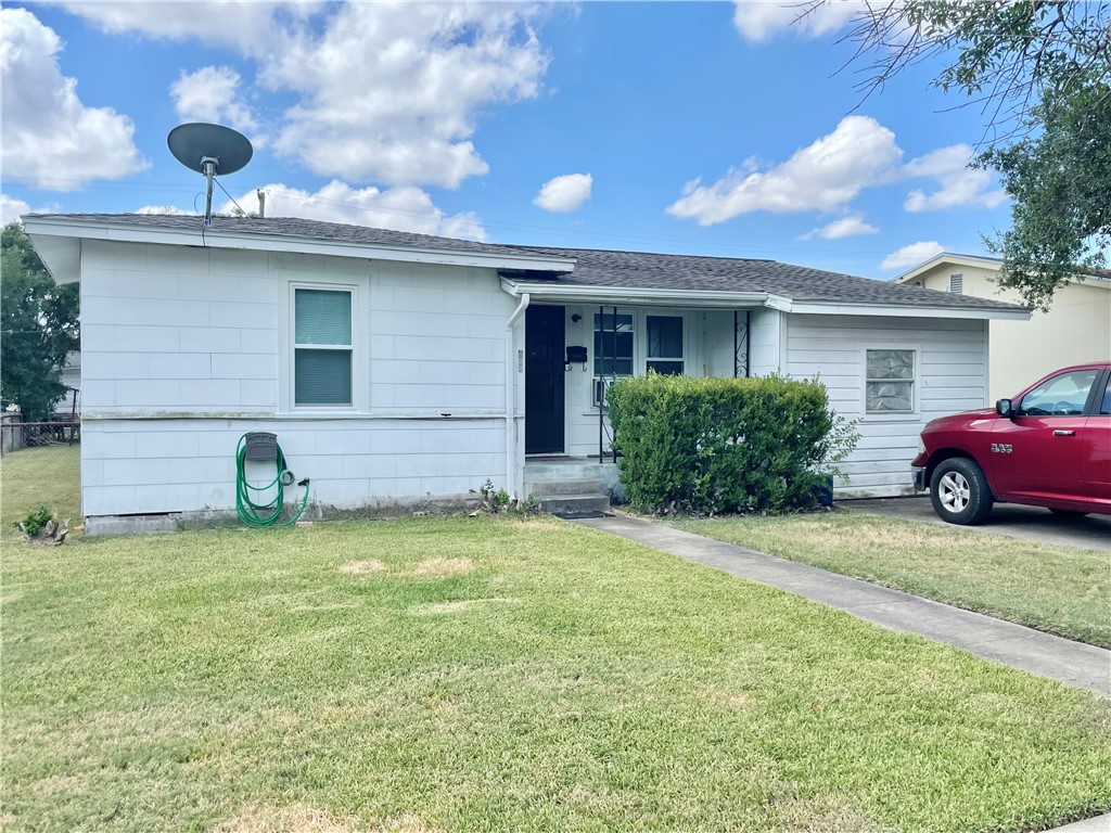 Hamilton St, Sinton, TX 78387