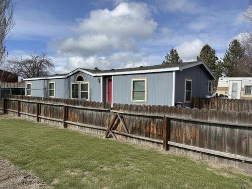 399 Se Idlewood St, Prineville, OR, 97754-2329 | Card Image