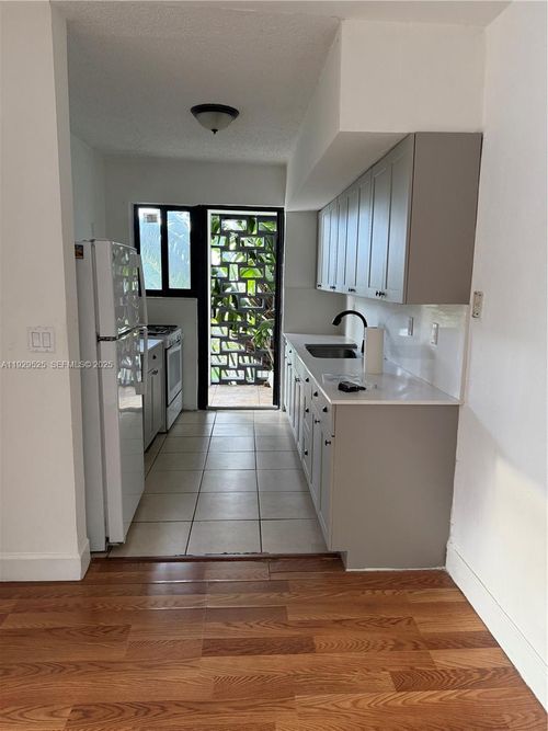 apt-4-2220 Calais Dr, Miami Beach, FL, 33141-3448 | Card Image