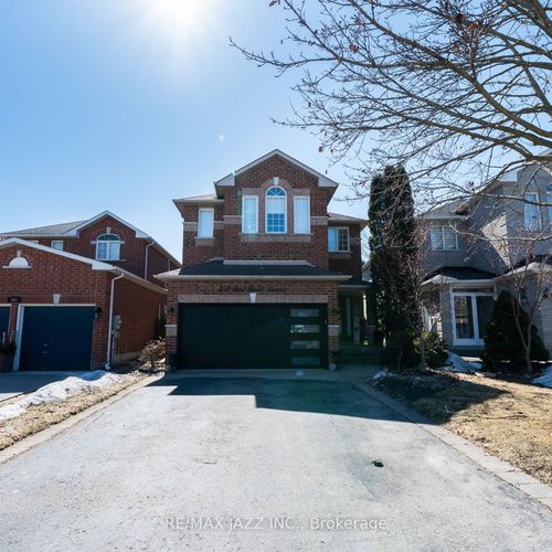 550 Bert Budd Ave, Newmarket, ON, L3Y8S7 | Card Image