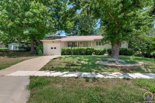 3310 Sw 31st St, Topeka, KS, 66614-2730 | Card Image