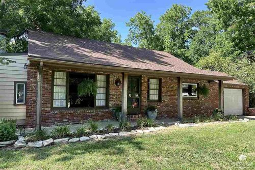 618 Hays St, Council Grove, KS, 66846-1510 | Card Image