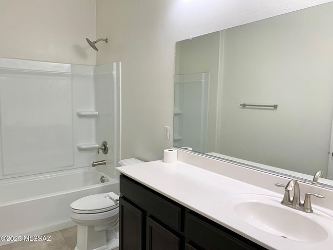 Hall Bathroom | Image 24