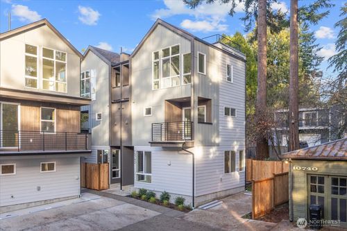 10744 Interlake Ave N, Seattle, WA, 98133-8908 | Card Image