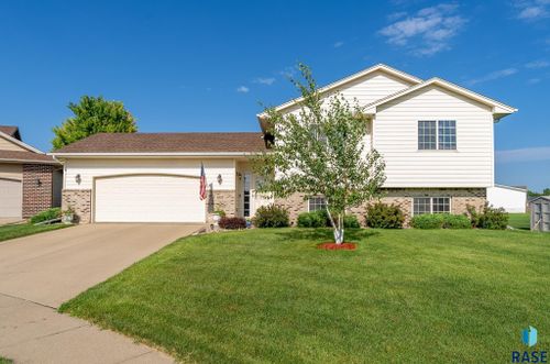 5901 Mandy Cir, Sioux Falls, SD, 57106 | Card Image