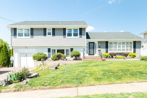 67 Thomas Pl, Edison, NJ, 08837-2504 | Card Image