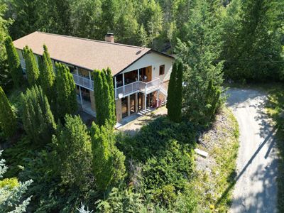 5110 Vance Rd, House other with 3 bedrooms, 3 bathrooms and null parking in Canyon BC | Image 1