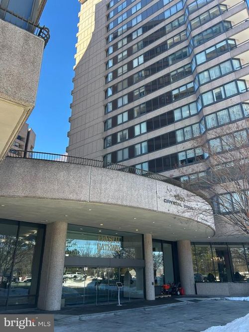 apt-305s-1300 Crystal Dr, ARLINGTON, VA, 22202-3208 | Card Image