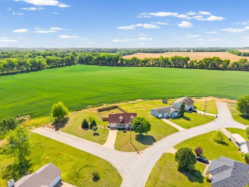 202 Man O War Dr, Oak Grove, KY, 42262-9128 | Card Image