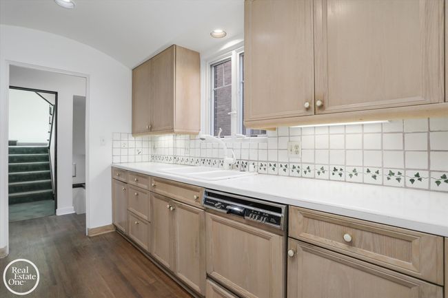 Kitchen | Image 12