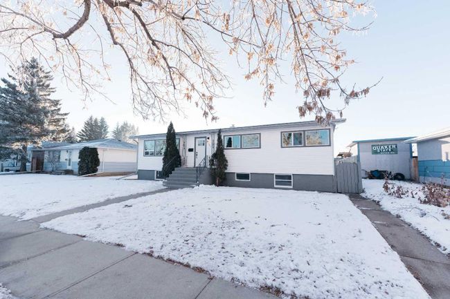 4121 38 Street, Home with 5 bedrooms, 2 bathrooms and 5 parking in Red Deer AB | Image 2