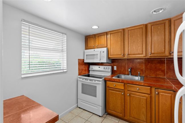 APT-109 - 3500 Sw Natura Blvd, Condo with 1 bedrooms, 2 bathrooms and null parking in Deerfield Beach FL | Image 5