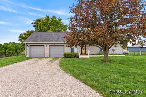 8951 Greenville Rd, Lakeview, MI, 48850-9106 | Card Image